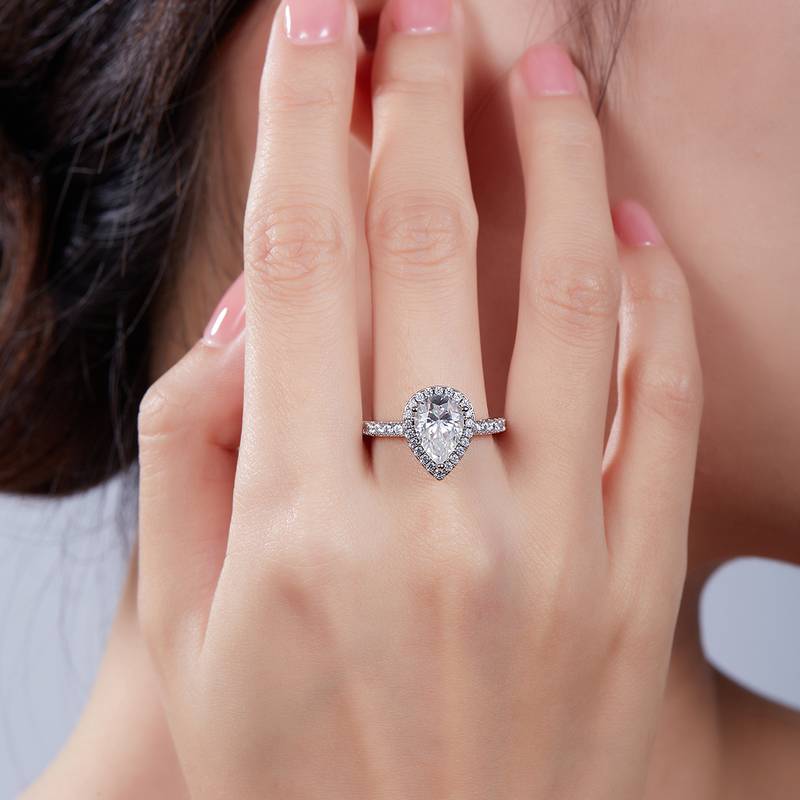 Affordable Luxury梨形S925银镀白金MoissaniteWomen's Ring2.0ctD级